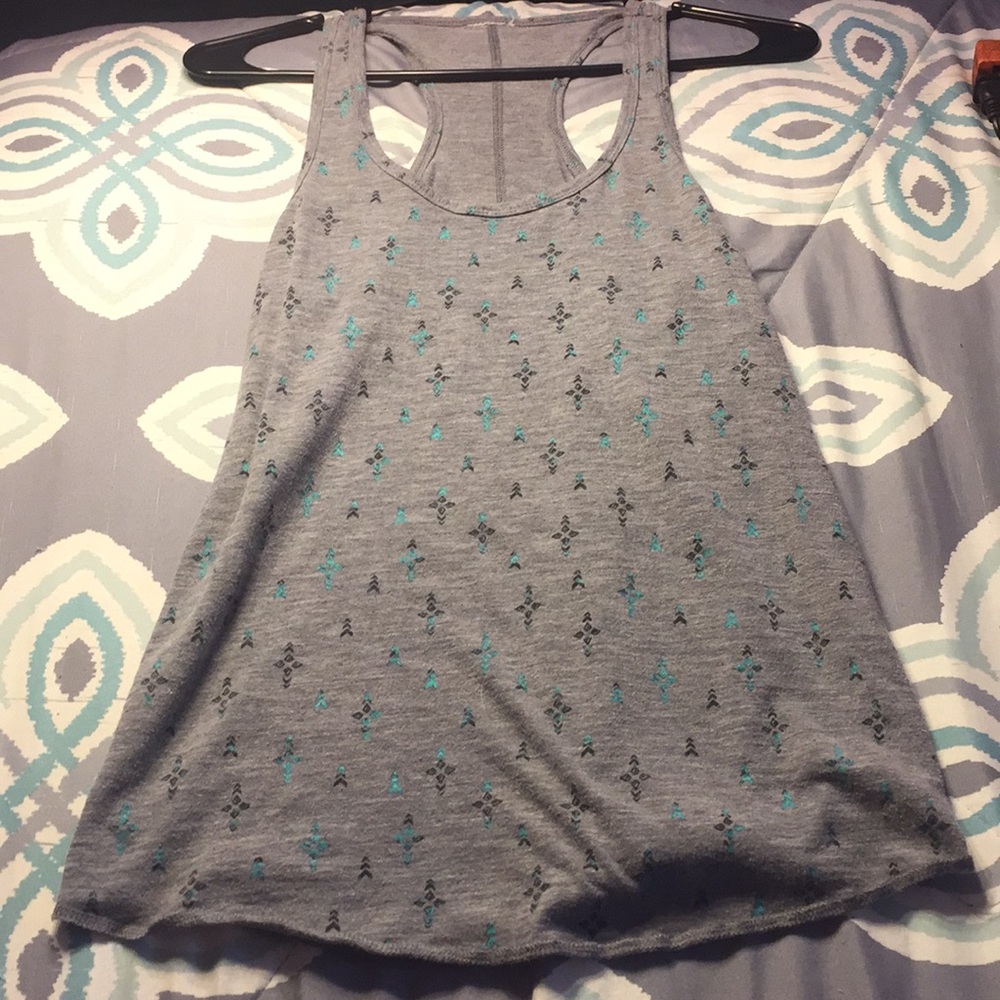 Patterned grey tank